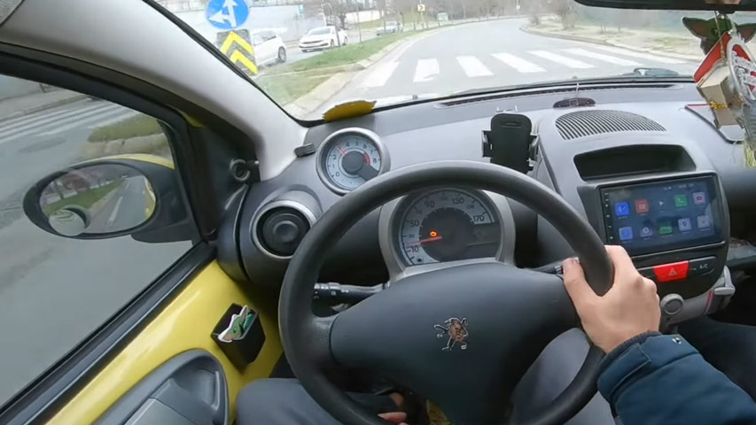 toyota aygo vs peugeot 107